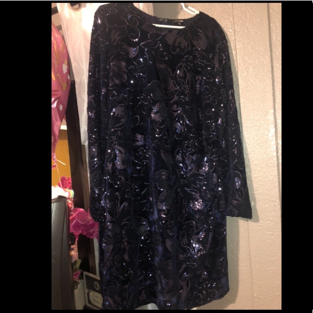 Dark blue dress